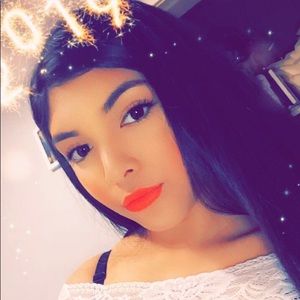 Meet your Posher, Leslie